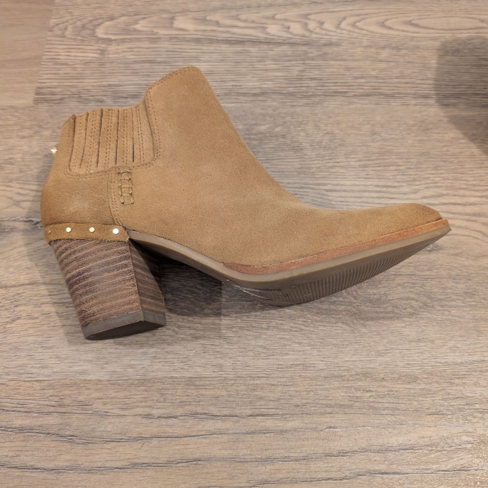 Steve Madden Brown Suede Boots